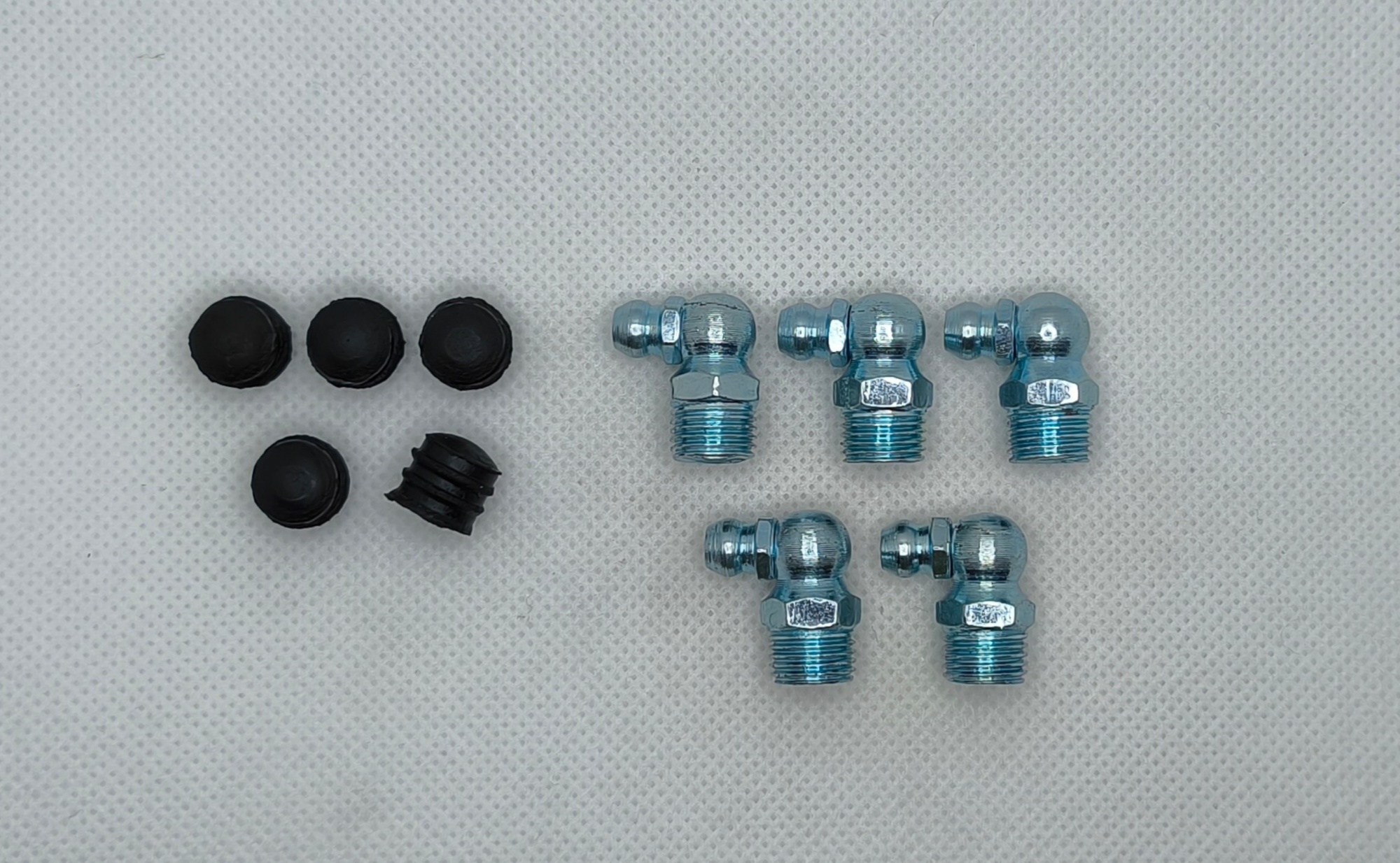 Комплект угловых пресс-масленок М8х1 90 градусов с защитным колпачком 10 шт Комплект угловых пресс-масленок М8х1 90 градусов с защитным колпачком 10 шт